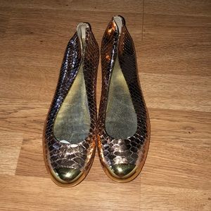 Vero Cuoio gold flat